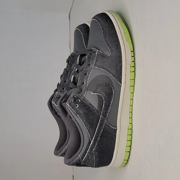 Nike Dunk Low SE (GS) &quot;HALLOWEEN&quot; TRAINERS DQ6215 001 Boys Size 7Y