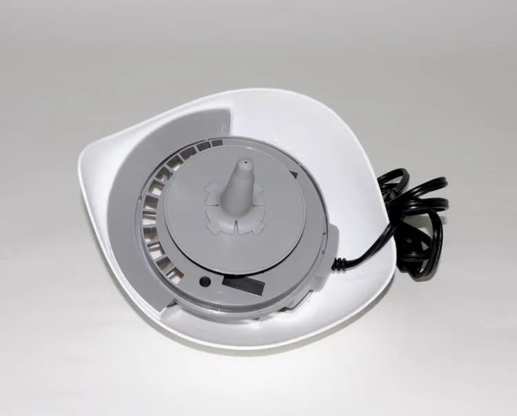 Oil Diffusing Water Based Air Purifier/Humidifier by New Comfort